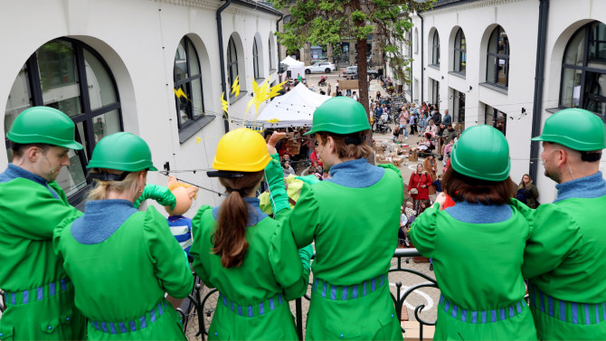 A joyful celebration at the Courtyard Festival!